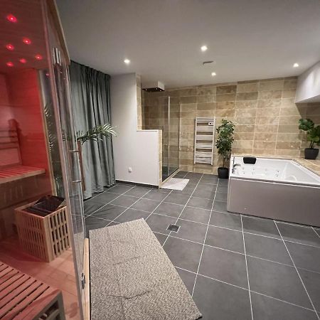 Appart Spa Privatif Laon Appartement Buitenkant foto